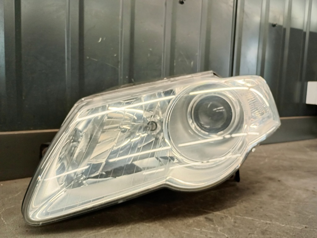 3C0941005Q Αριστερά προβολέας VW Passat B6 Hella Product image