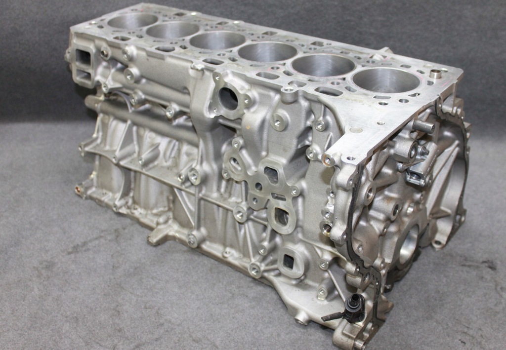 BMW F20 F30 G30 G32 G11 4.0i B58B30A ENGINE BLOCK Product image