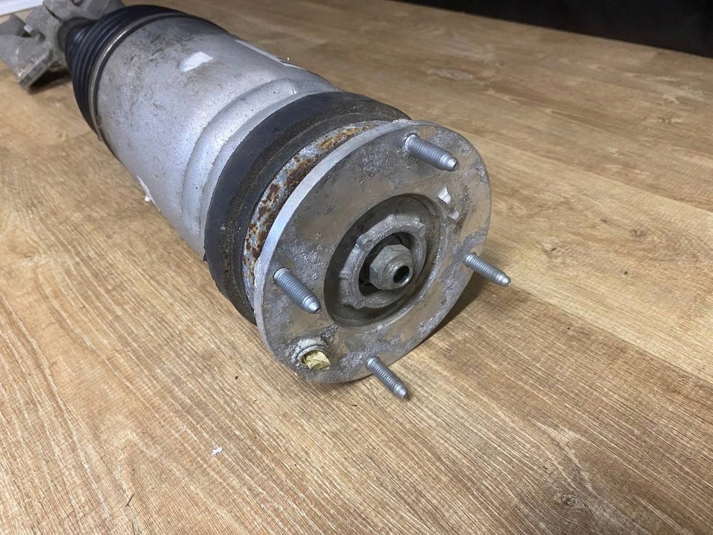 ΑΜΟΡΤΙΣΤΗΡΙ ΜΠΡΟΣ ΔΕΞΙ RANGE ROVER L405 RH LR138996 LK523C285CA Product image