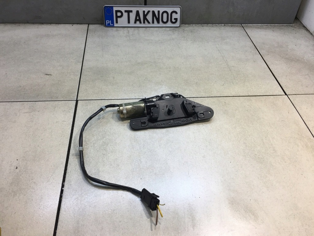 ΚΛΕΙΔΑΡΙΑ ΚΑΠΑΚΙ ΚΑΤΩ E39 FL COMBI 8362371 Product image