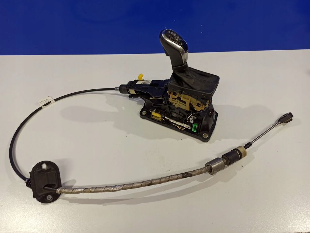 Volvo S60 2015 Jacks and shifters Product image