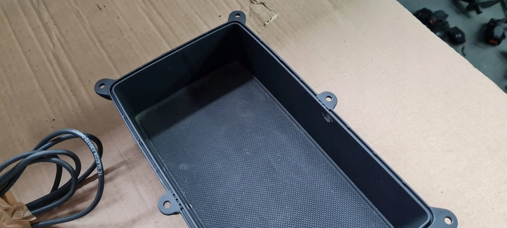 A5 ΦΟΡΤΙΣΤΗΣ 8W ΘΥΡΑ USB ΤΟΠΟΘΕΤΗΣΗ ΚΑΛΩΔΙΩΝ 8W0035708A A4 B9 8W Product image