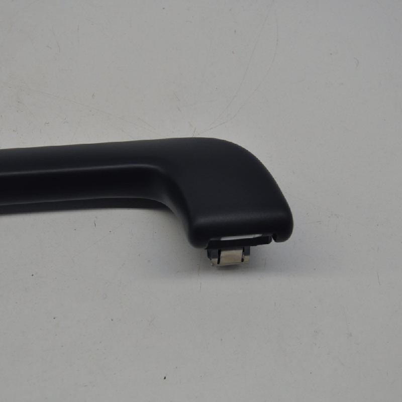 Μπροστινή αριστερή λαβή του Audi A4 Avant (8W5, B9) 4M0857607 3.0L Product image