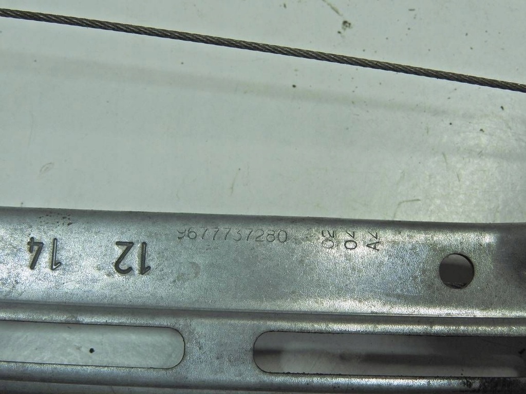 Peugeot 308 II T9 13-17 Ανυψωμένη από γυαλί δεξιά πίσω 9678189980 Product image