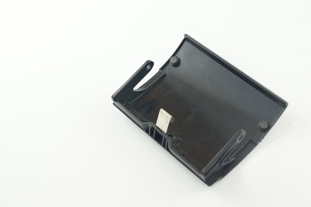 Άνω πίσω τασάκι Audi A3 8L ανυψωτικό ναυτικό μπλε Product image