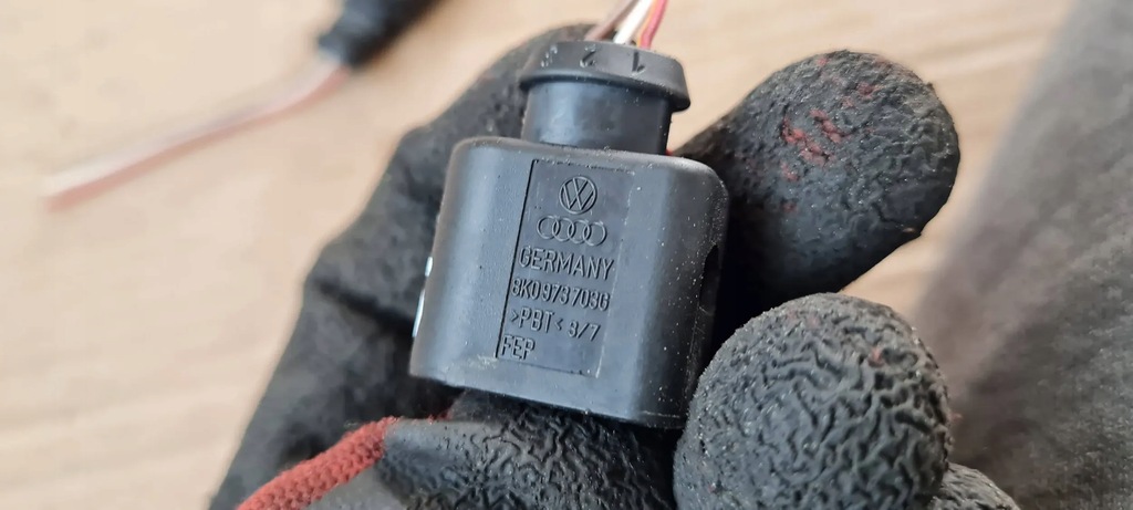 A5 8W PLUG CUBE 1J0973803 VW AUDI A4 B9 8W A5 Q7 4M Q5 80A Product image