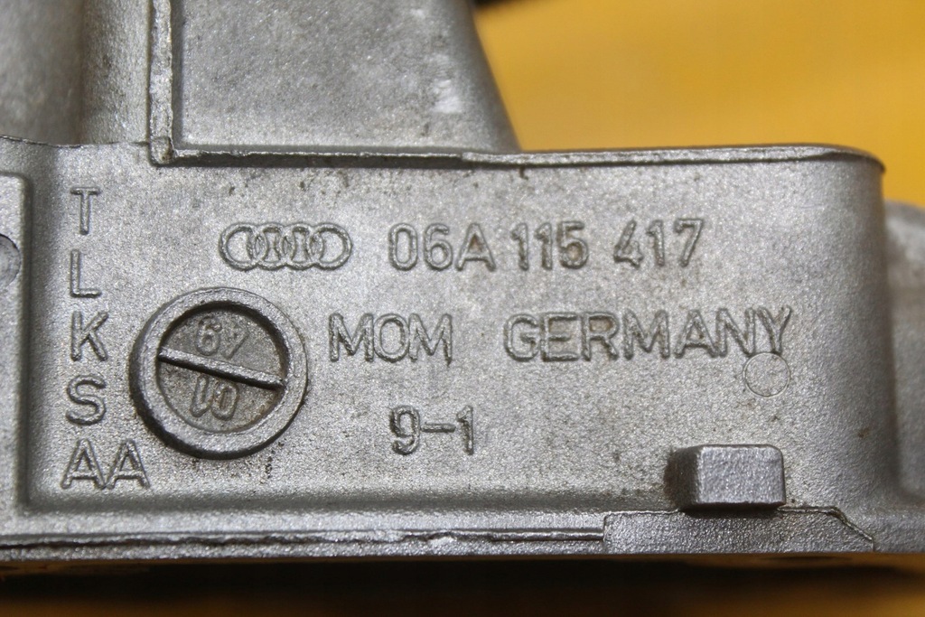 Βάση φίλτρου λαδιού Audi A4 B6 B7 Seat Skoda 1.8 T 06A115417 Product image