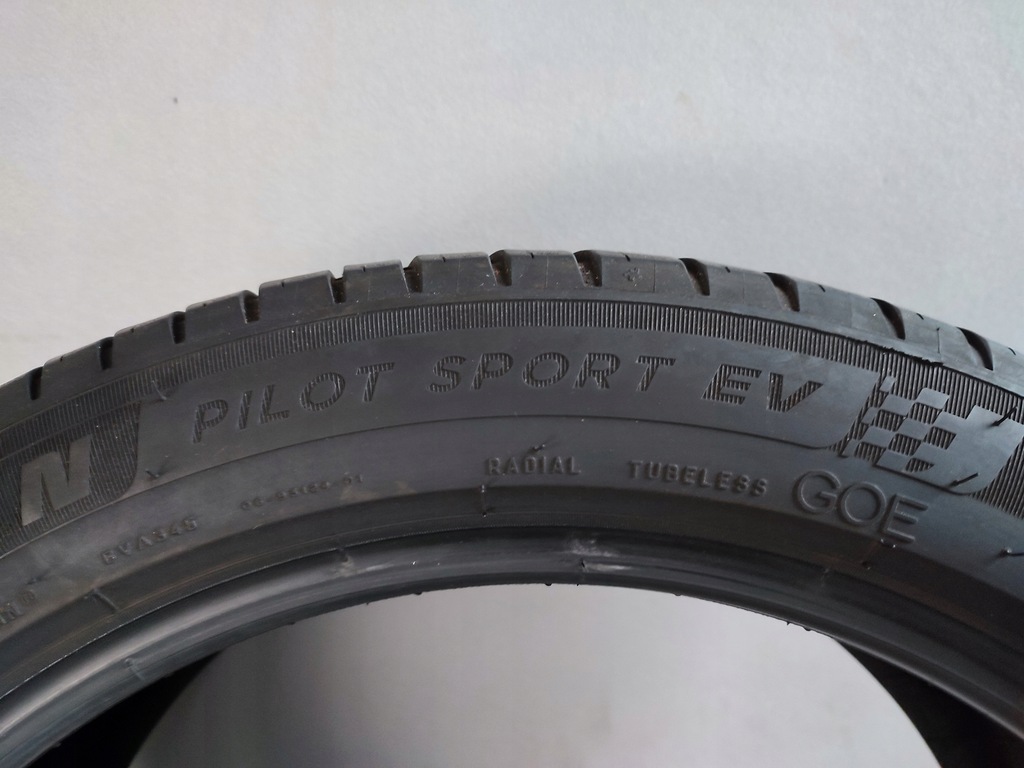 1X MICHELIN PILOT SPORT EV SUMMER TIRE 255/45/20 Product image