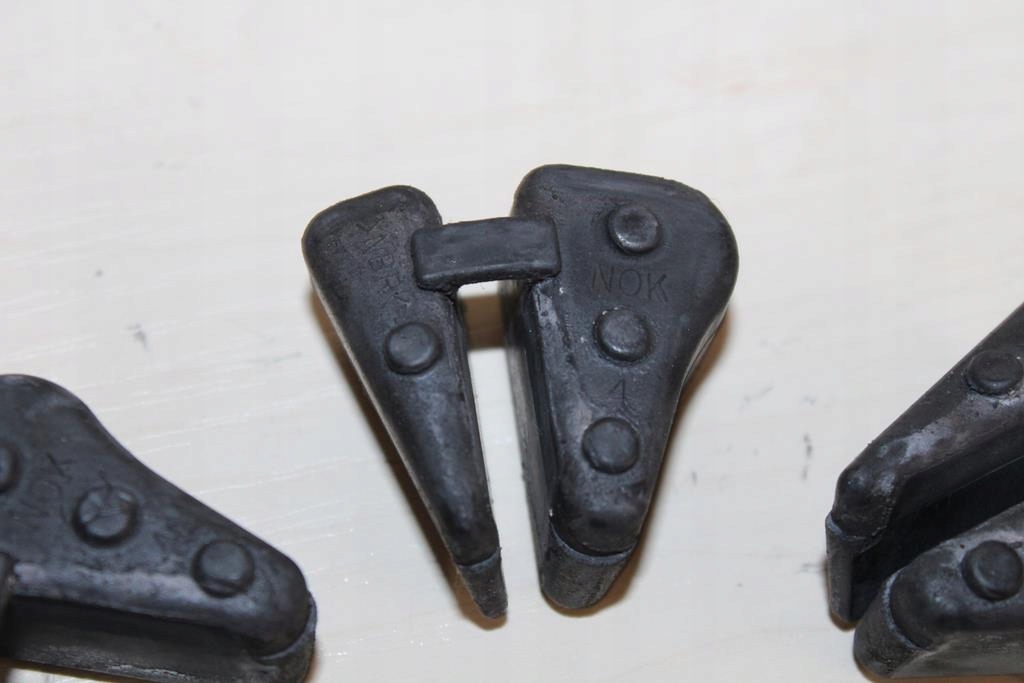 YAMAHA YZF R1 RN01 ΛΑΣΤΙΧΟ ΜΕ ΚΙΝΗΣΗ ΠΙΣΩ Product image
