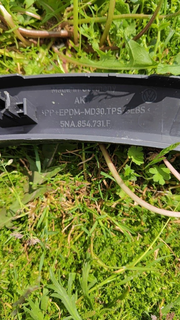 Volkswagen Tiguan Fender Strip μπροστά αριστερά 5NA854731F Product image