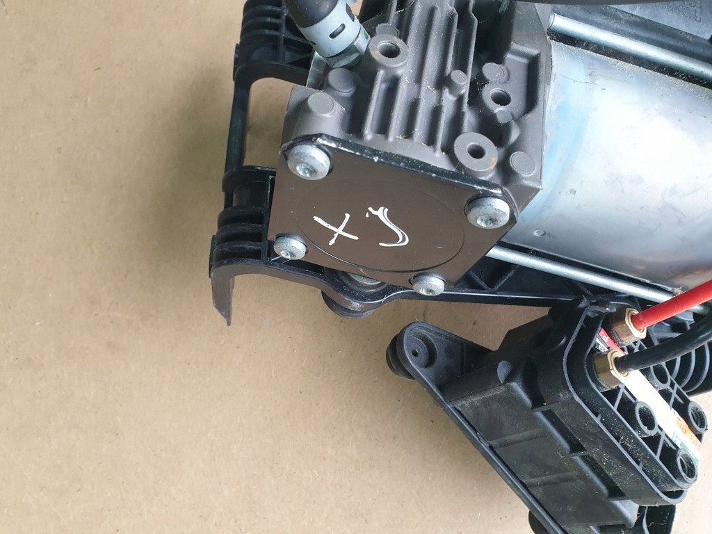 ΣΥΜΠΙΕΣΤΗΣ ΑΝΑΡΤΗΣΗΣ JAGUAR XJ AW933B484AF Product image