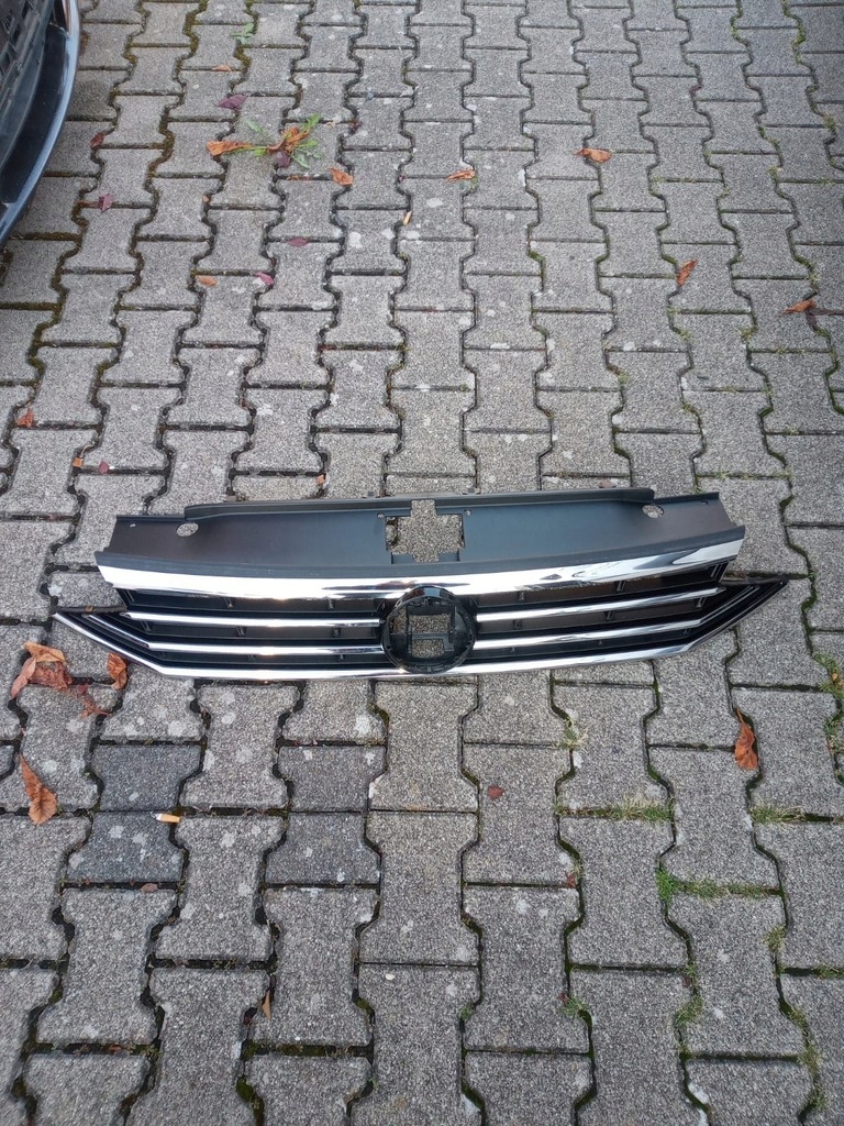 VW Passat B8 Lift 3G0853651BL Grill Dummy Product image
