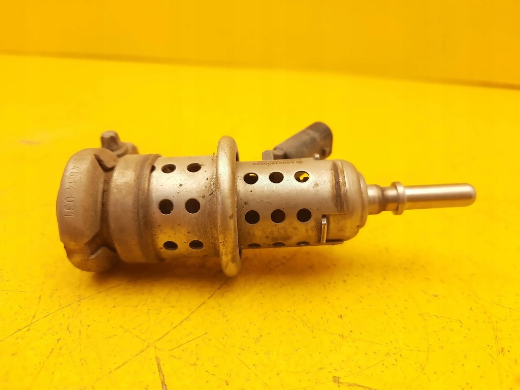 Mercedes-Benz Sprinter W907 ADBLUE INJECTOR A0004900200 Product image