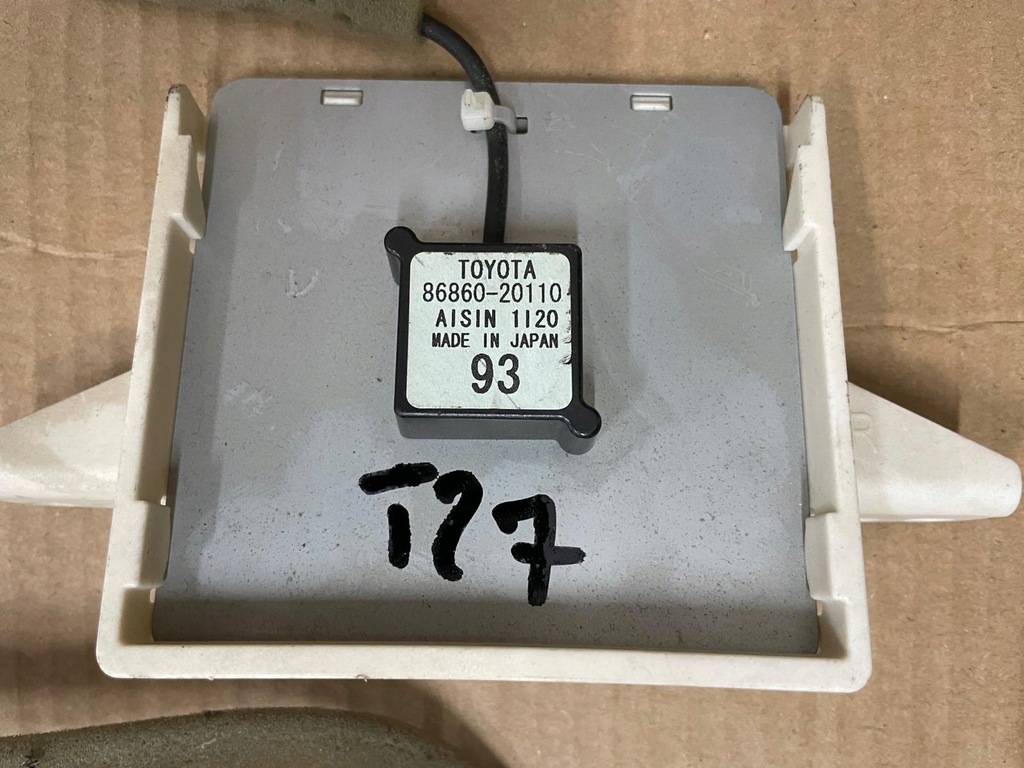 TOYOTA AVENSIS III T27 GPS ANTENNA 86860-20110 Product image