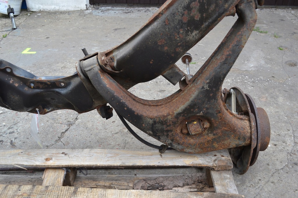 Mercedes W126 Πίσω ανάρτηση τρόλεϊ πίσω Product image