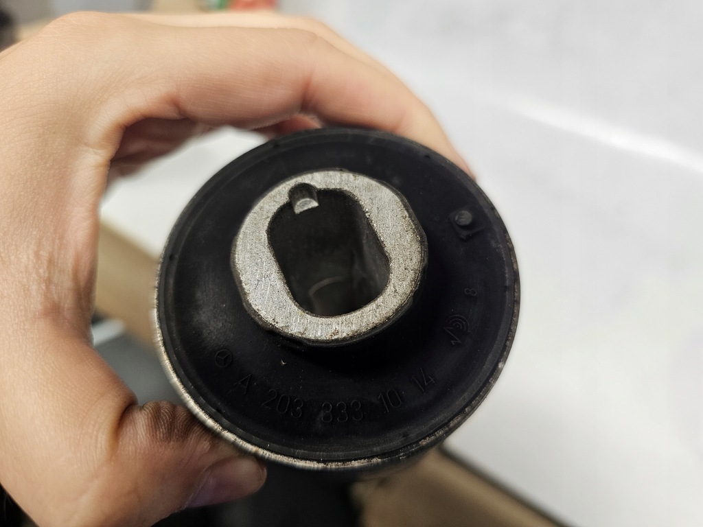 MERCEDES C-CLASS W203 ΜΠΡΟΣΤΙΝΟΣ ΜΠΡΑΚΙΟΣ Α2033331014 Product image