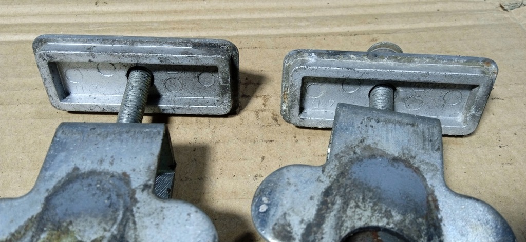 SUZUKI GSF 600 1200 BANDIT TENSIONER CHAIN ​​TENSION ΠΙΣΩ ΤΡΟΧΟΣ Product image
