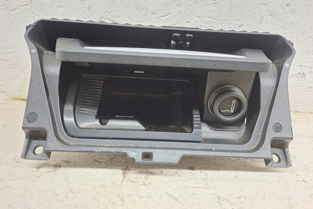 Ashtray BMW 5 Touring (F11) 9171558 Diesel 160kW 2012 Product image