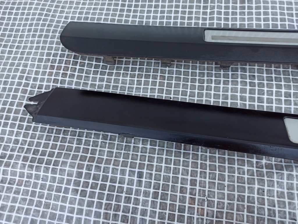 AUDI S8 D3 SIDE PANELS SET ORIGINAL 4E0853985C 4E0853986C Product image