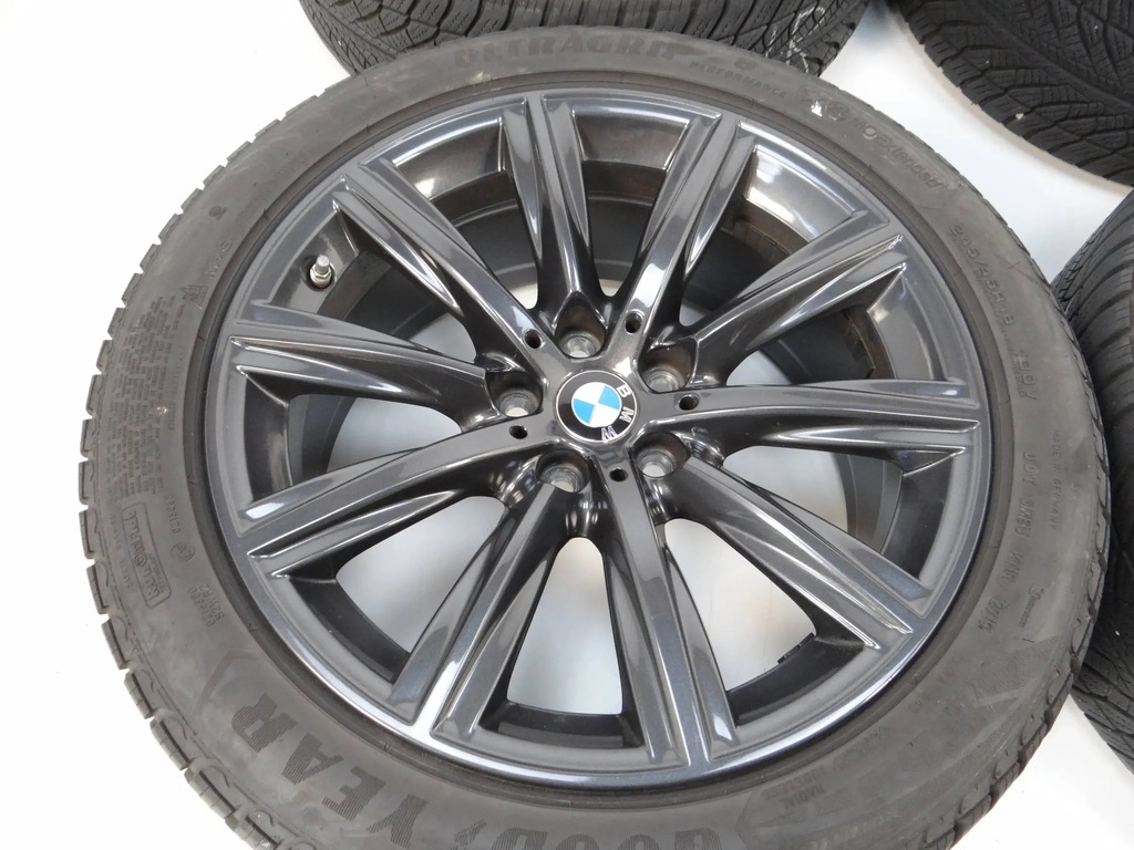 4 x BMW 5 G30 G31 RIMS 6874440 8Jx18 IS30 με ελαστικά Goodyear Product image