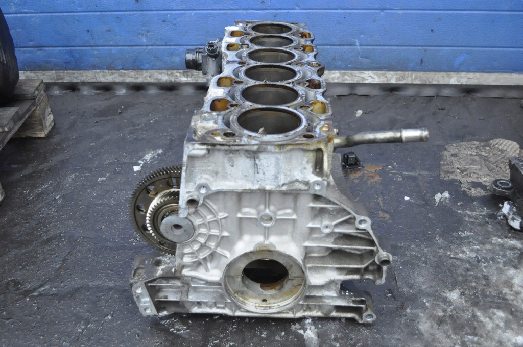 VOLVO S80 V70 XC70 XC90 3.2 B ENGINE BLOCK B6324S Product image