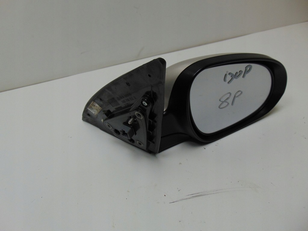 ΚΑΘΡΕΠΤΗΣ ΔΕΞΙΟΣ HYUNDAI I30 1 LIFT 8 PIN EUROPA 87620-2R700 Product image
