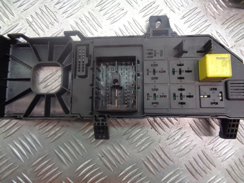 BSI MODULE BOX OPEL VECTRA C 1.9 CDTI 13168781 Product image
