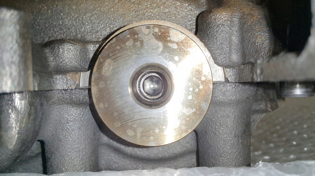Αντλία λαδιού 2.0 TDI A4 A6 Q5 Passat B6 SHAFT 100mm Product image