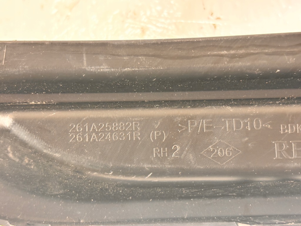 RENAULT MEGANE III LIFT - GRILL BUMPER ΑΡΙΣΤΕΡΑ 261A32193R ΔΕΞΙΑ 261A25882R Product image