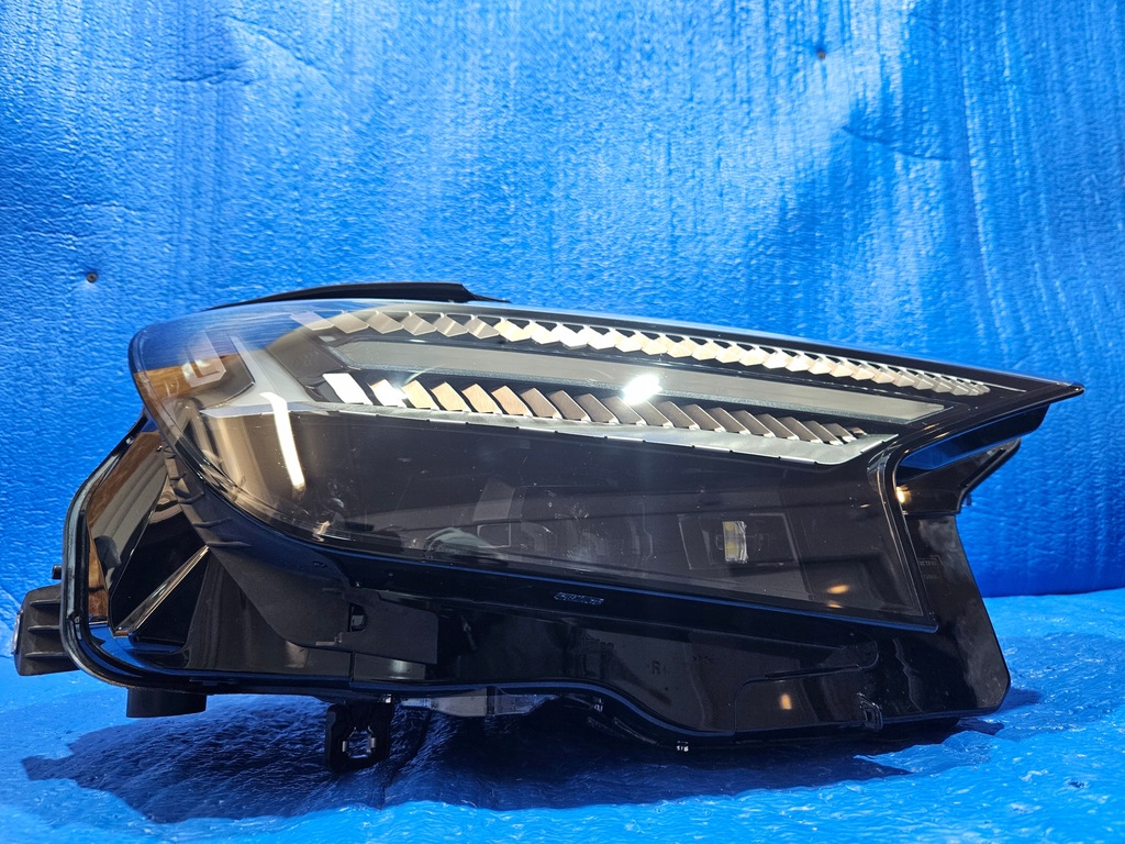 Δεξιά μπροστινό δίκαιο μπροστά δεξιά Audi Q4 E-Tron 89A941036M Product image