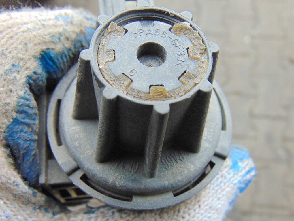 FOCUS Mk1 2.0 USA 06R SOLENOID VALVE 7U5A9G641DA Product image
