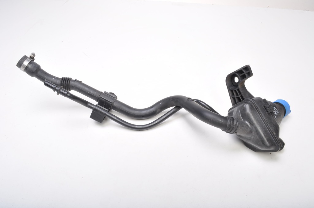 BMW F40 1.5 116d FILLER PIPE FILLER 7454407 Product image