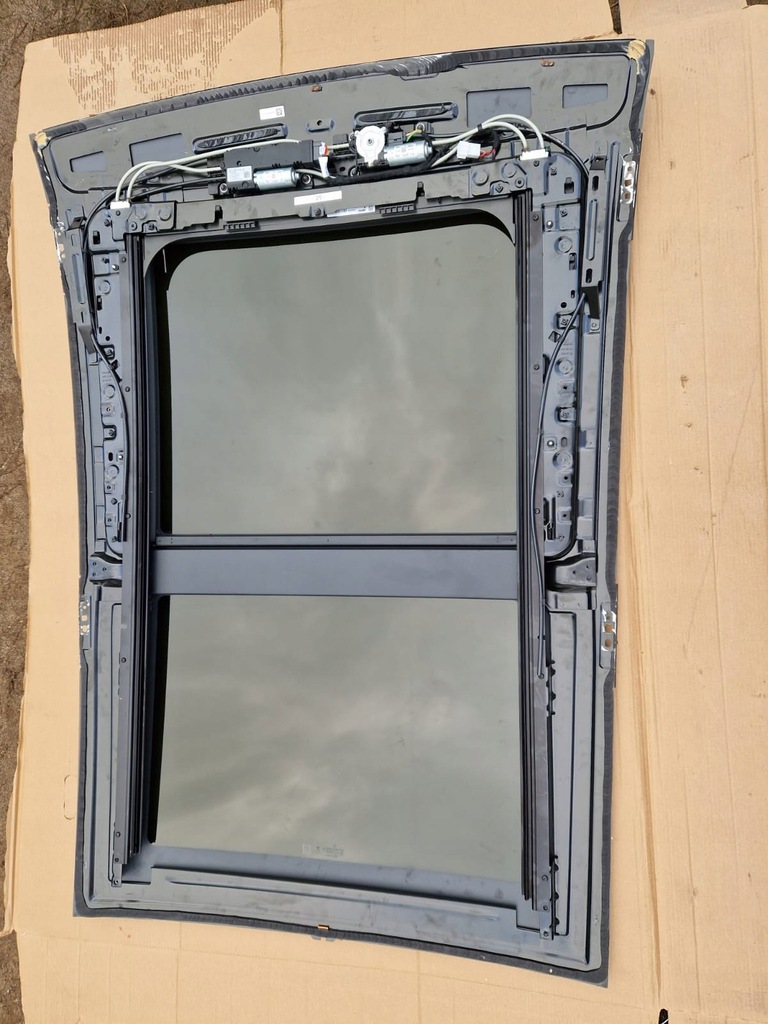 Mercedes GLC 254 Panorama Roof Sunroof Product image