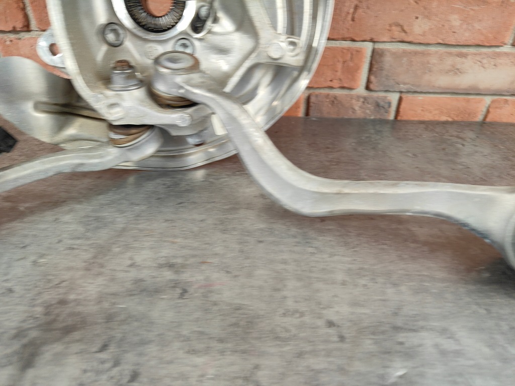 BMW G01 X3 G02 X4 Αριστερά πλήμνη Product image