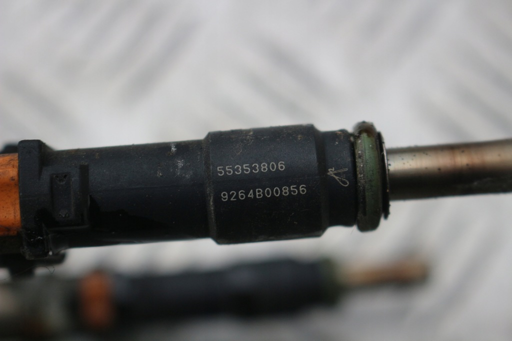 OPEL 1.8 B INJECTION RAIL INJECTOR 55353806 Product image