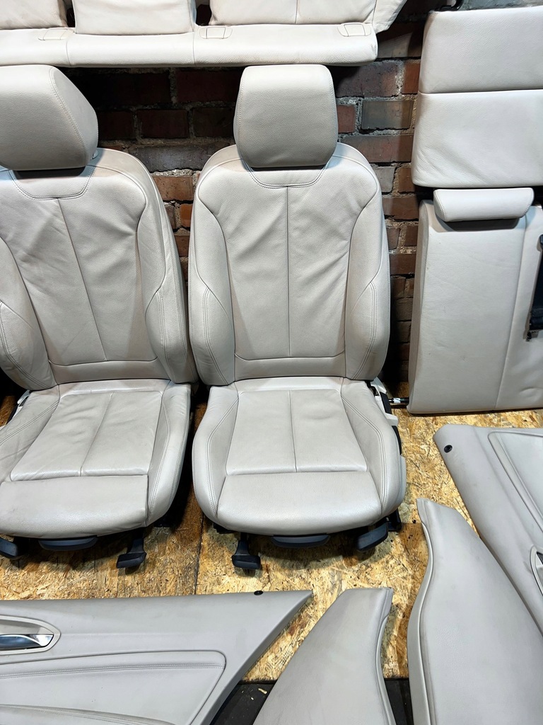 ΚΑΘΙΣΜΑΤΑ BMW 1 F20 UK, ΔΕΡΜΑΤΙΝΟ ΣΕΤ OYSTER ΜΗ ΘΕΡΜΕΝΟΠΟΙΗΜΕΝΟ, ΑΓΓΛΙΚΗ ΕΚΔΟΣΗ Product image