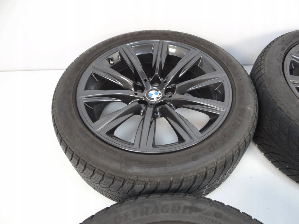 4 x BMW 5 G30 G31 RIMS 6874440 8Jx18 IS30 με ελαστικά Goodyear Product image