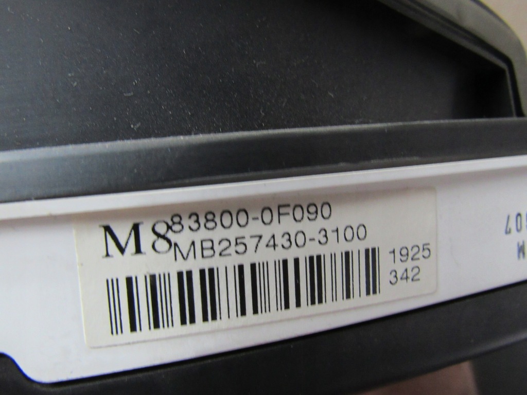 Corolla Verso II 2.2 D4d counter 83800-0f090 Product image