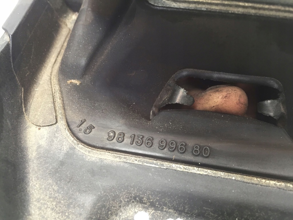 PEUGEOT 3008 II PAW BOX CUSHION 9813699680 Product image