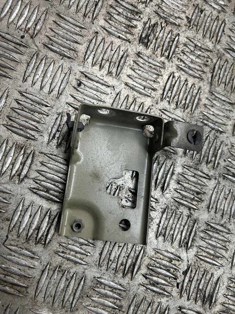 Στερεώστε το δεξί μπροστινό Audi TT TTS 8S 14-23 LZ7S 8S0821168 Product image