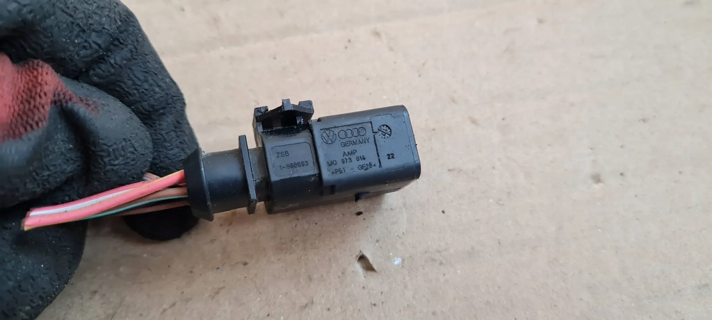 A5 8W PLUG CUBE 1J0973814 VW AUDI A4 B9 8W A5 Q7 4M Q5 80A Product image