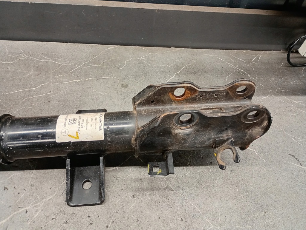 A4473203300 Δεξιά/Lewy Mercedes V-Class Vito W447 AMG 14-23 SHOCK ABROWER Product image