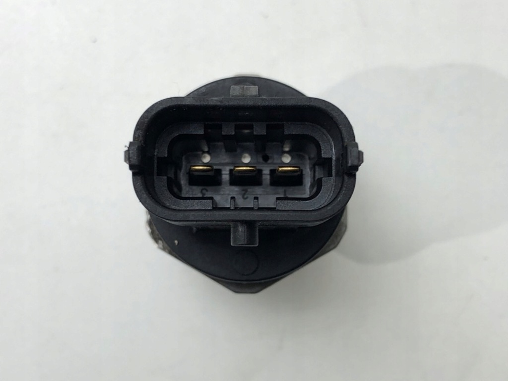 ΑΙΣΘΗΤΗΡΑΣ ΠΙΕΣΗΣ ΚΑΥΣΙΜΟΥ OPEL COMBO D 55269777 0281006752 1,3 90KM Product image