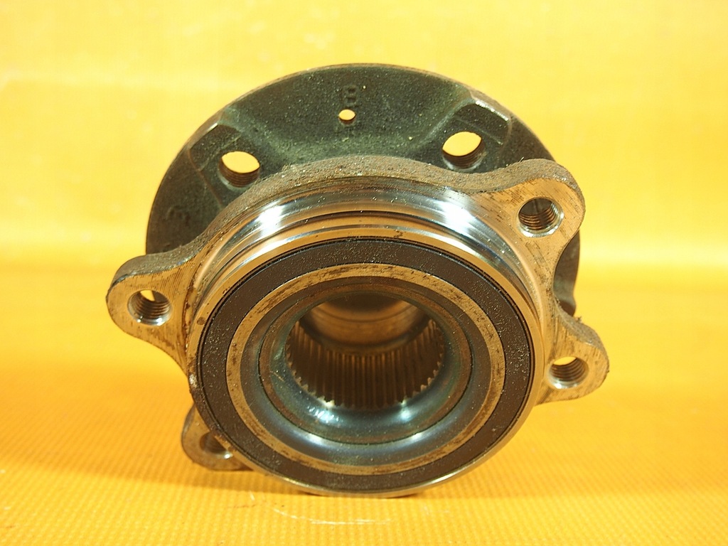 Audi A7 4G LIFT 32KM Hub Bearing 8k0407613b / 8k0407625p Product image