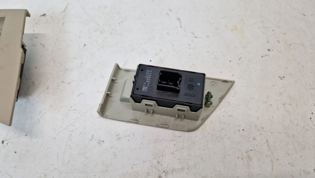ΔΙΑΚΟΠΤΗΣ ΚΟΥΜΠΙ ΠΑΡΑΘΥΡΟΥ Saab 9-5 95 NG 13307903 Product image