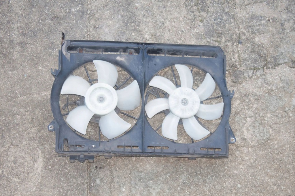 Toyota Avensis T250 2003 Περιβαλλόμενα ανεμιστήρα Product image