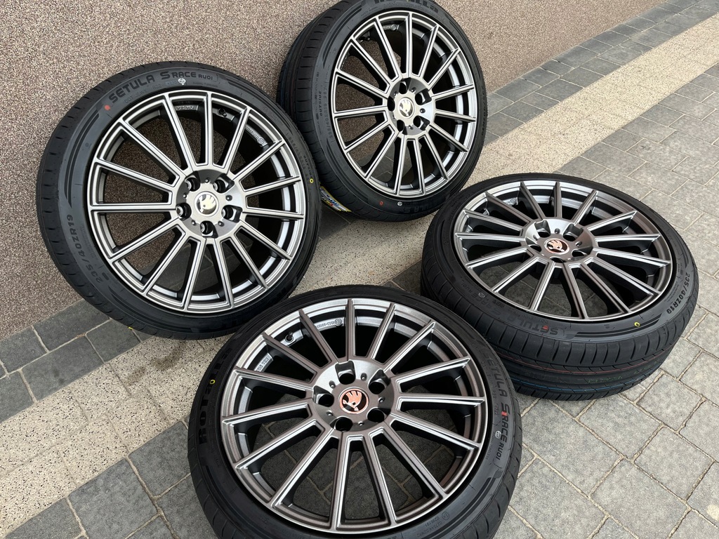 SKODA SUPERB III SUMMER WHEELS 235/40R19 AEZ NEW Product image