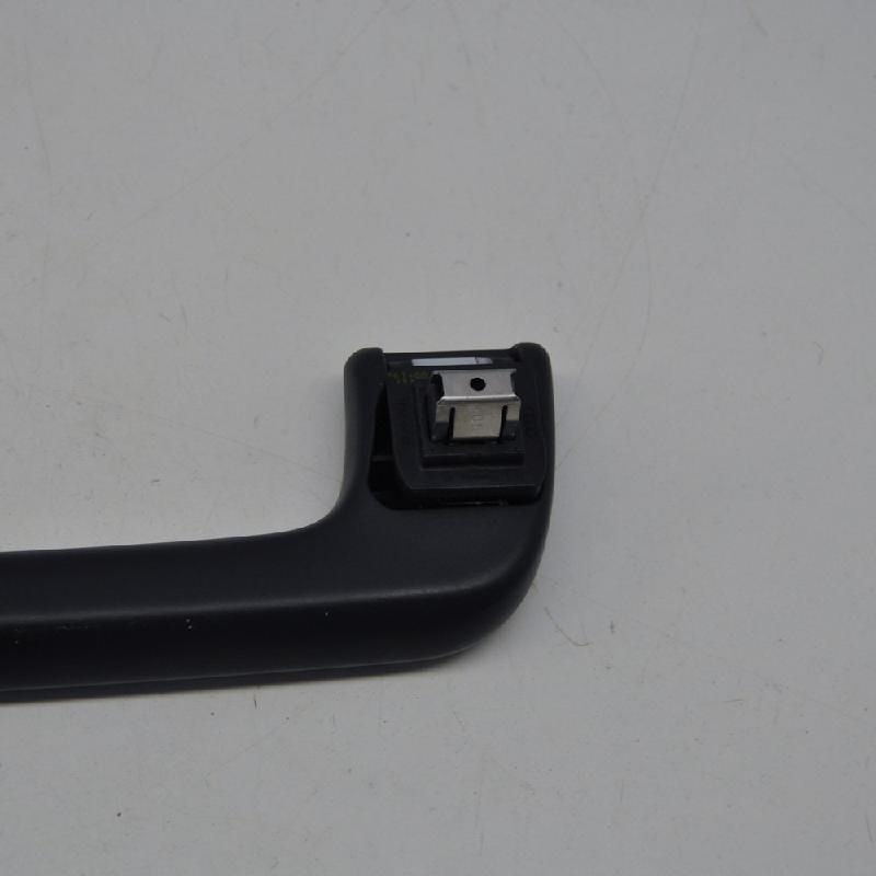 Μπροστινή αριστερή λαβή του Audi A4 Avant (8W5, B9) 4M0857607 3.0L Product image