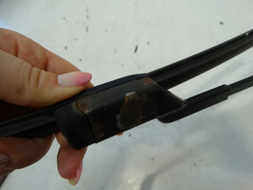 Βραχίονας Υαλοκαθαριστήρα ΔΕΞΙ VOLKSWAGEN PASSAT B6 COMBI 3C1955410B Product image