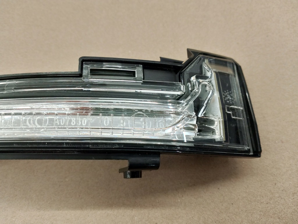 Ένδειξη δεξιού καθρέφτη VW TOUAREG III Product image